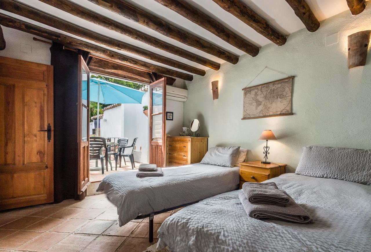 Casa Mundo - 16Th Century Traditional White Village House With Pool Pinos del Valle Exterior photo